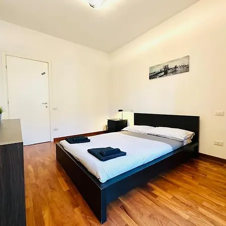 Corso Buenos Aires 2br Sofa Bed, M1 M2 Loreto, Apartment Milan