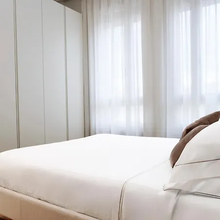 Manzoni 44 아파트