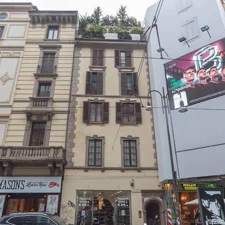 Charming 2-bedroom In Milanese Building *