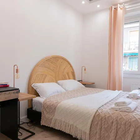 Luxury - Valassina 45 Milan