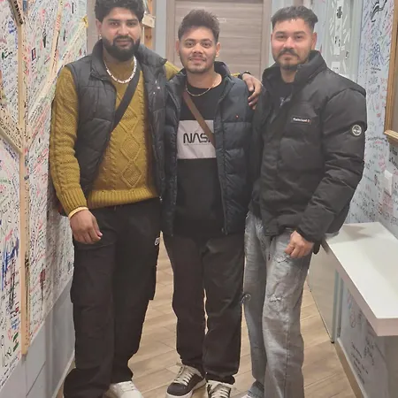 بيت شباب Gloria