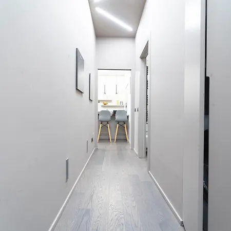 Designed In Center Gae Aulenti Area With Ac, Wifi And Subway Airport Connected Steps From Station Milánó