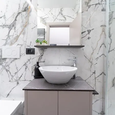 Apartmán Designed In Center Gae Aulenti Area With Ac, Wifi And Subway Airport Connected Steps From Station *