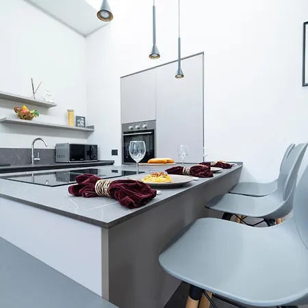 Designed In Center Gae Aulenti Area With Ac, Wifi And Subway Airport Connected Steps From Station Milánó