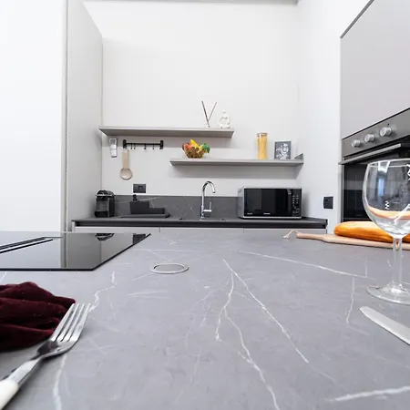 Designed In Center Gae Aulenti Area With Ac, Wifi And Subway Airport Connected Steps From Station * Milán