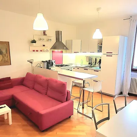 Lux Retreat 3room Near Fashion District Wifi&netflx דירה מילאנו