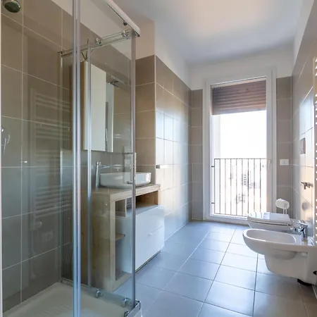 View 15 Min From Duomo * Milano