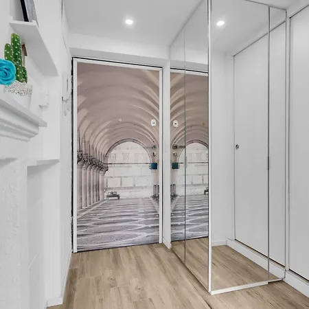 Marghera Metro Wifi & Shopping Apartment