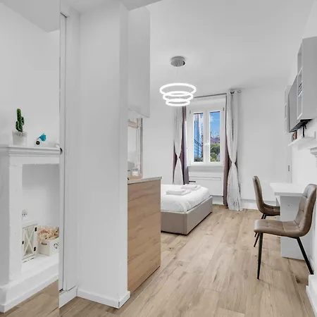 Marghera Metro Wifi & Shopping * Milan