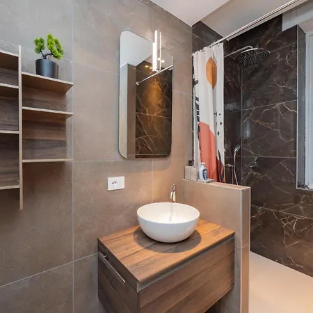 Xenia - Elegant In San Siro Area *