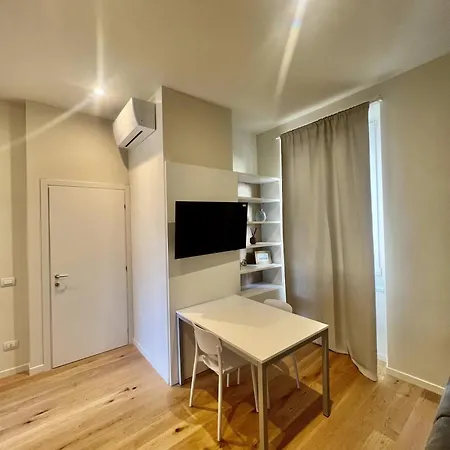 Casella41 Bilocale * Milan