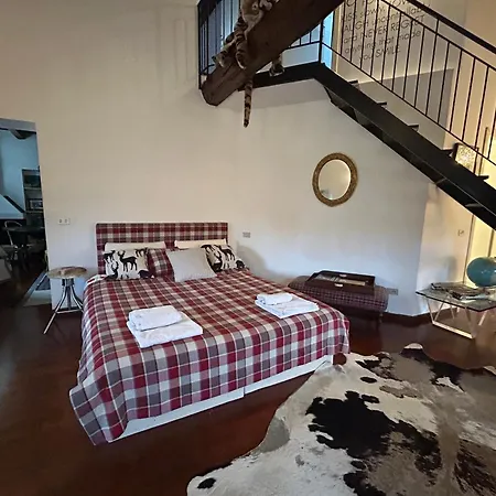 Casa Tiare, Artsy Zona Brera Moscova Apartment *