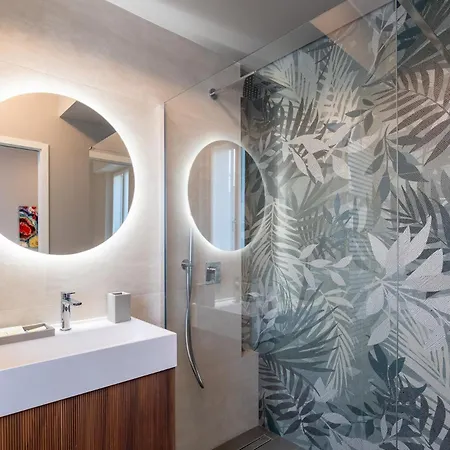 Luxurious & Spacious Flats In Duomo