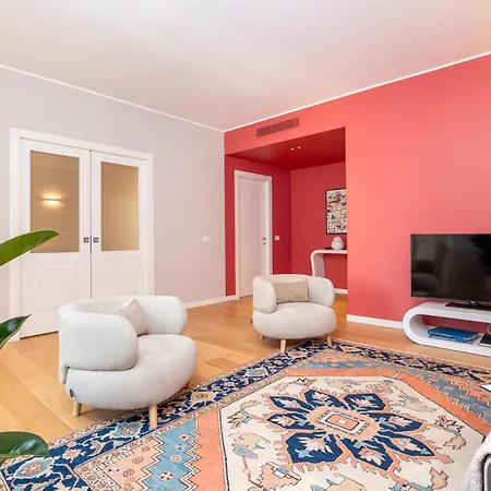 Luxurious & Spacious Flats In Duomo Apartament