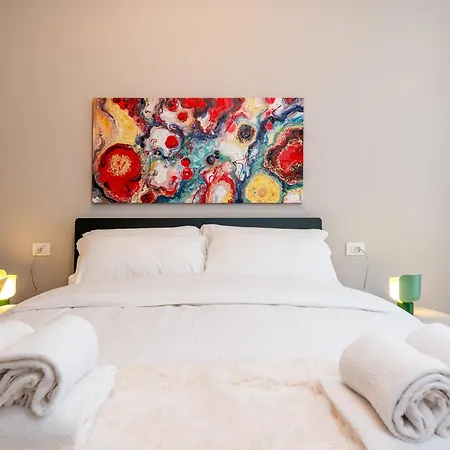 Luxurious & Spacious Flats In Duomo * Mediolan