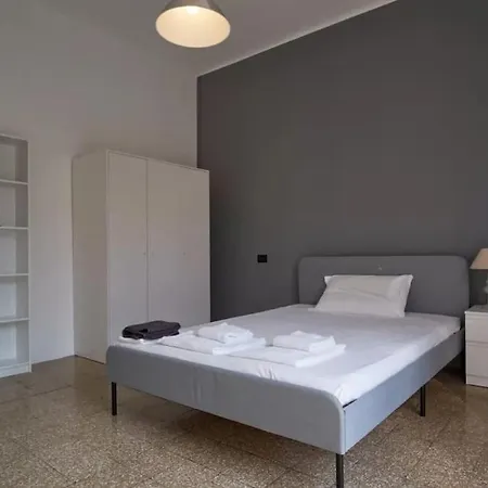 Apartament Spacious And Bright Close To Fiera And San Siro *