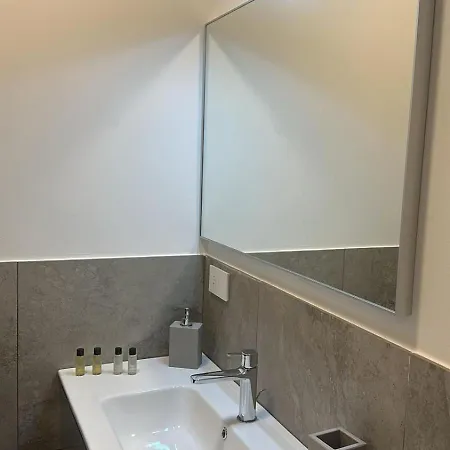 Number House - Number 20 ミラノ