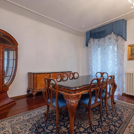 I Host - Cuoco 8 Apartament *