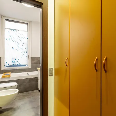 Cairoli E Garage Apartamento