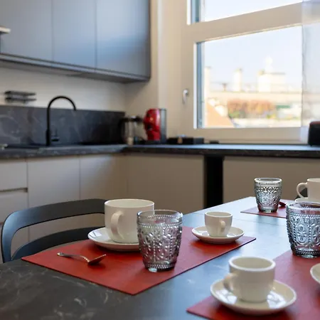 Nuovissimo Ed Elegante Appartamento, 5 Minuti A Piedi Dalla Stazione