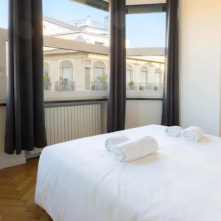 Nuovissimo Ed Elegante Appartamento, 5 Minuti A Piedi Dalla Stazione