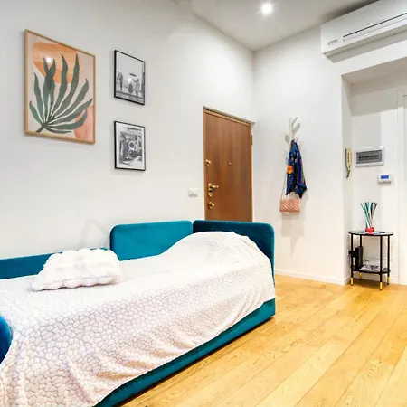 Guesthost - Casa Alexandra 아파트 밀라노