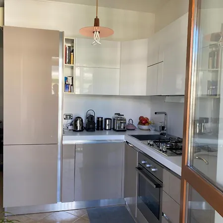 Bright Flat Prada District