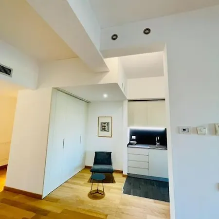 The Legendary Milão