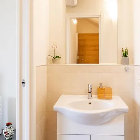 Mini-penthouse With Terrace - Design&fashion District Apartamento