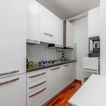 Free Private Parking - 5min To Metro - Balcony - Quiet Διαμέρισμα Μιλάνο