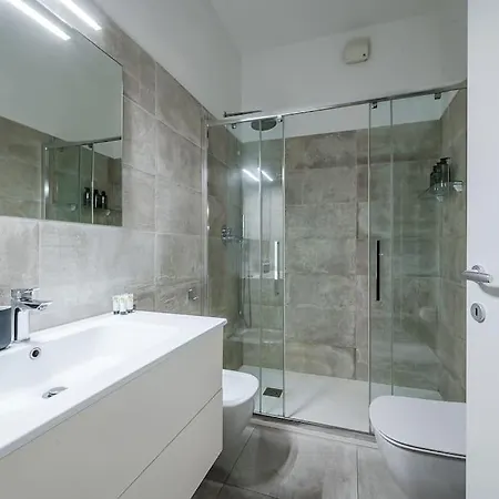 Duomo - Jacuzzi E Terrazzo - Cinema - Free Parking - Gym 别墅