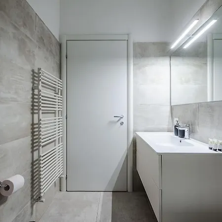 Duomo - Jacuzzi E Terrazzo - Cinema - Free Parking - Gym 别墅 米兰