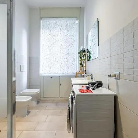 Daire 4 Bedrooms, 10 Guests, 250sqm, Terrace, 5mn Duomo Milano