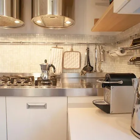 Bright And Comfy In A Beautiful Contemporary Appartamento