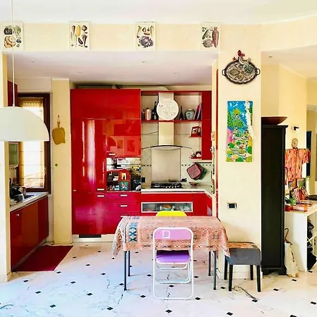 Artistic 2-bedroom * Milan