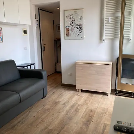 Apartamento Monolocale Con Ampio Terrazzo Milán