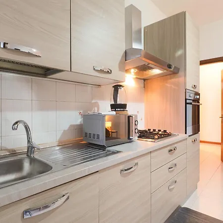 Primopiano - Comasina Apartman Milánó