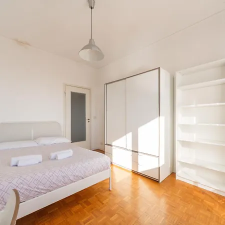 Attico 8vo Piano - Citta Studi - 8 Posti Letto *