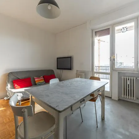 Attico 8vo Piano - Citta Studi - 8 Posti Letto