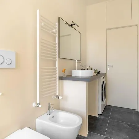 Lägenhet Vibrant Navigli Block With Aircondition Porta Genova M2 Milano