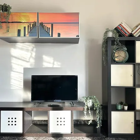 Red House - Beautiful - Metro M1 Apartment Mailand
