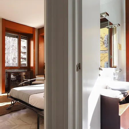 Apartment San Babila Centre Milan
