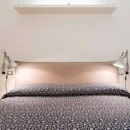 Charming 2 Bedroom Flat Fashion District Milan