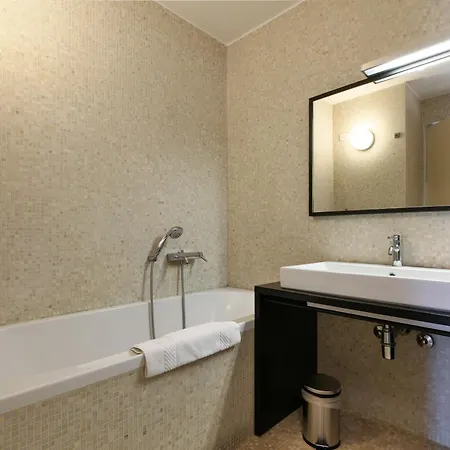 Elegante E Silenzioso Nel Cuore Di * Milan