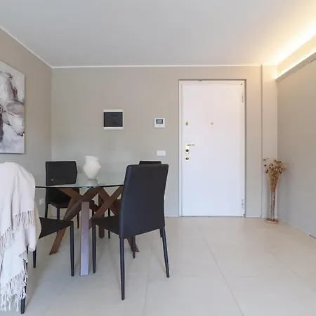 Elegante E Silenzioso Nel Cuore Di Apartment