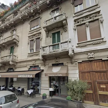 A Due Passi Da Stazione Διαμέρισμα *