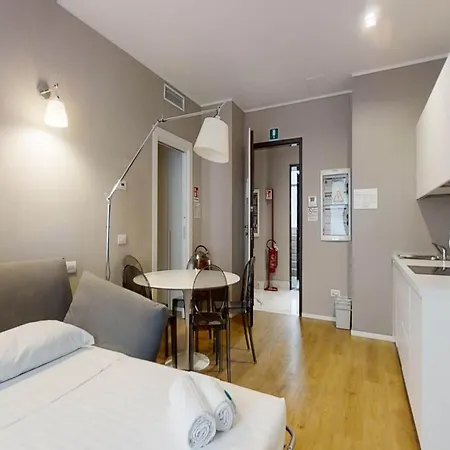 Apartment In S Historic Center Milan