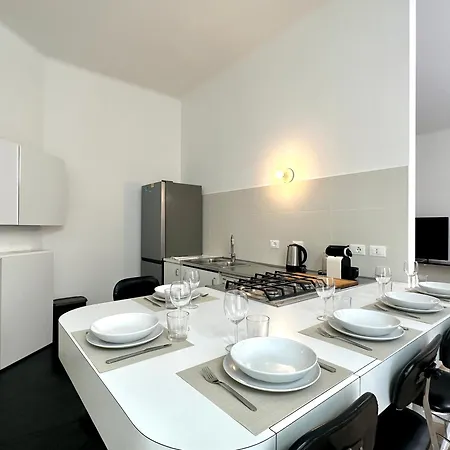 The White House In * Milano