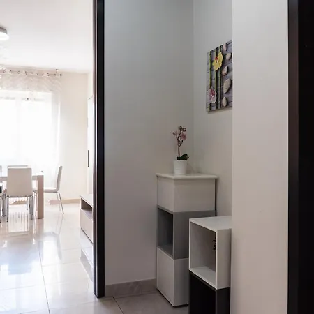 Youhosty - Populonia 10 Milan