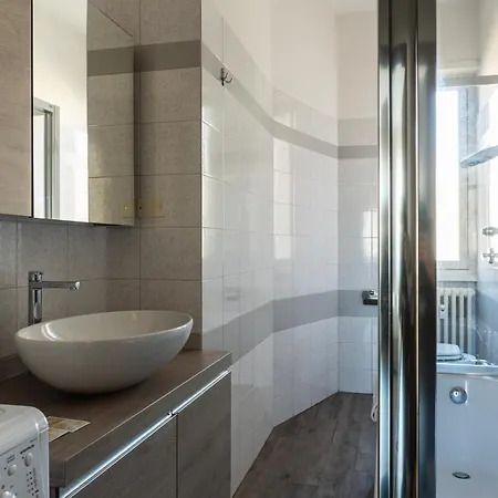 Youhosty - Populonia 10 Milan